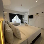 Maca Hotel By Sky Hive